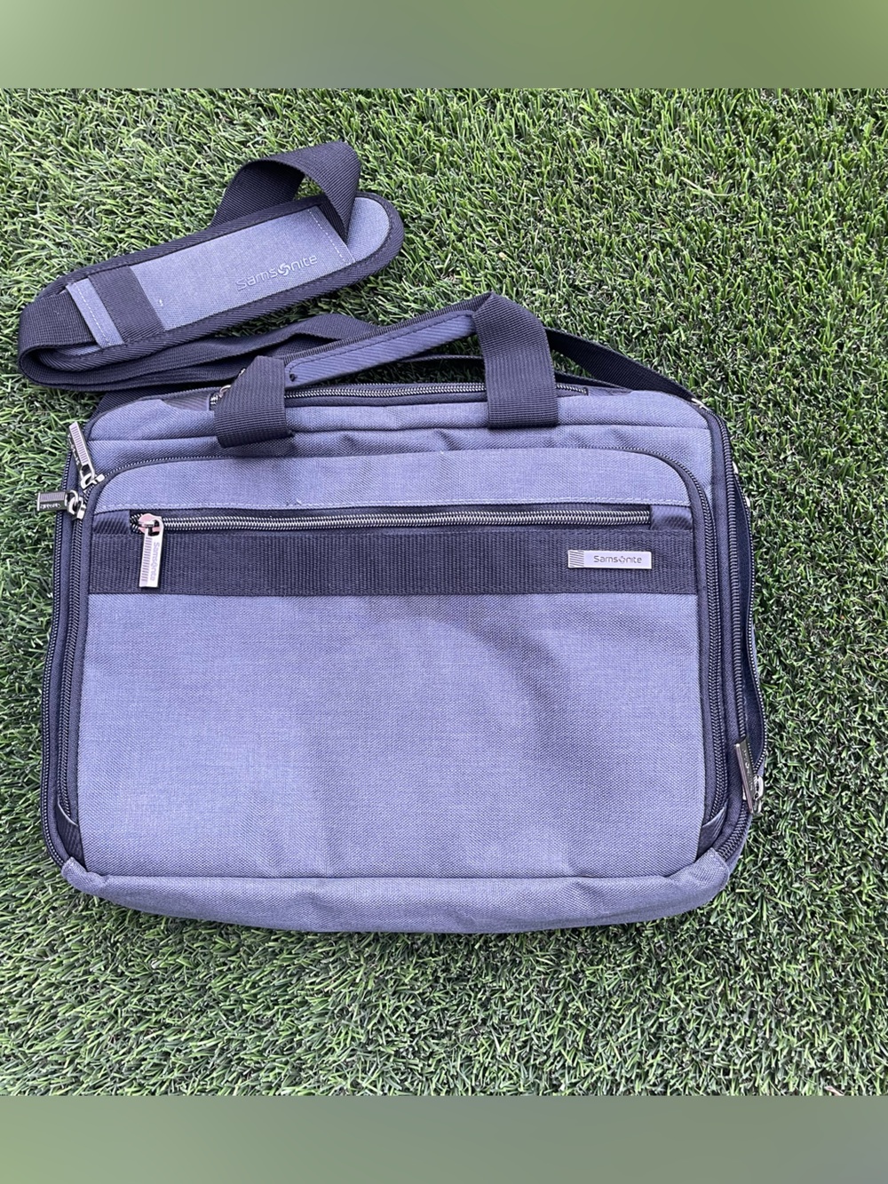 Samsonite Modern Utility Messenger Bag Laptop Briefcase Grey Charcoal